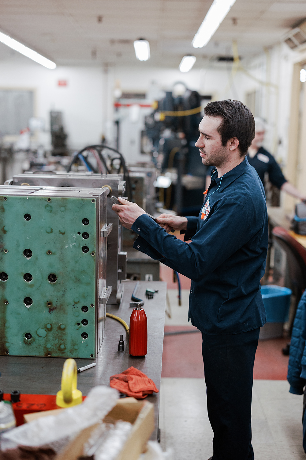 operator working on mold